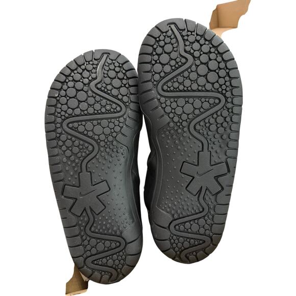 NIB Nike Zoom Pulse Triple Black sneakers Women’s 8, nurse medical Retails $120 - Picture 7 of 9